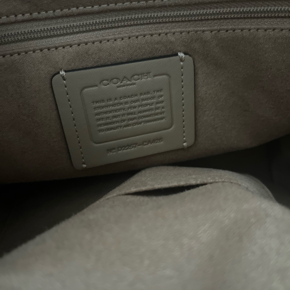 NWT COACH CA426 KLEO BACKPACK IN BLOCKED SIGNATURE CANVAS KHAKI CHALK BAG - Picture 8 of 10